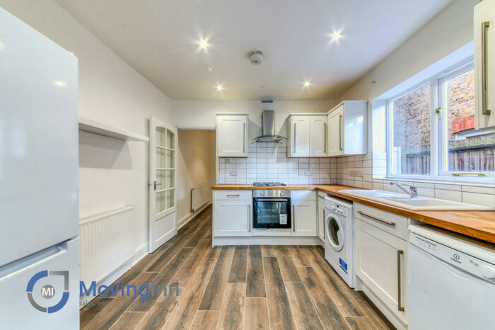 2 Bedroom Flat To Rent In Selsdon Road, West Norwood, SE27