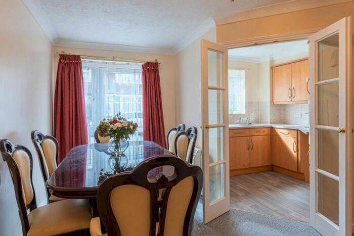 2 Bedroom Flat To Rent In Whitburn Road, Lewisham, London, SE13