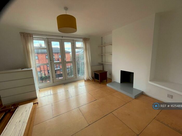 2 Bedroom Flat To Rent In Leet Court, London, N16