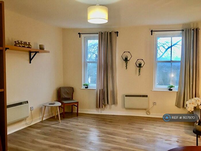 2 Bedroom Flat To Rent In High Street, Barnet, EN5