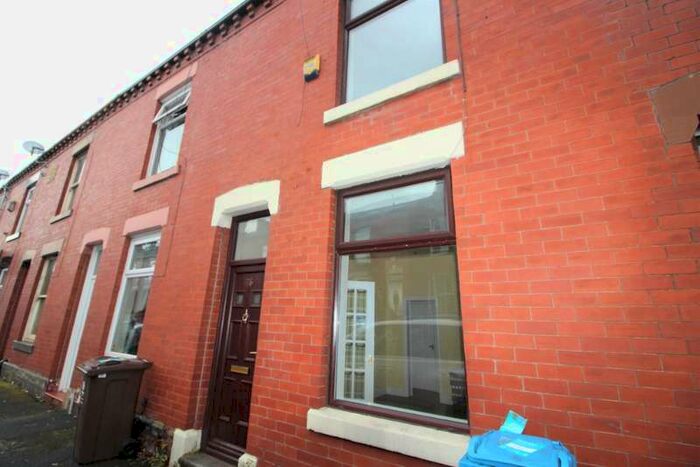 2 Bedroom Property To Rent In Kelverlow Street Oldham, OL4