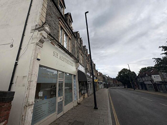 3 Bedroom Apartment To Rent In Henleaze Road, Bristol, BS9