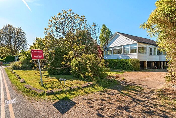 3 Bedroom Bungalow For Sale In Towpath, Shepperton, TW17