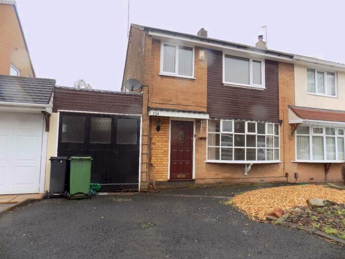 3 Bedroom Semi-Detached House To Rent In Buckingham Grove, Kingswinford, DY6