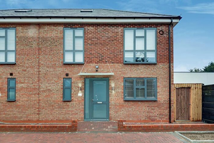 4 Bedroom House To Rent In Carefree Close, Romford, RM5