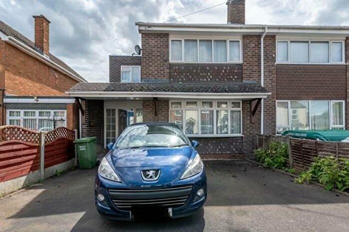 3 Bedroom Semi-Detached House For Sale In Manor Road, Stourport-On-Severn, DY13