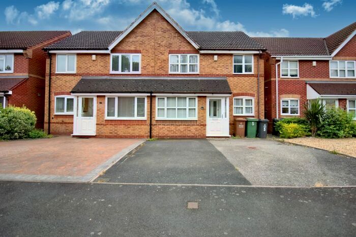 3 Bedroom Semi-Detached House To Rent In Teal Grove, Wednesbury, WS10