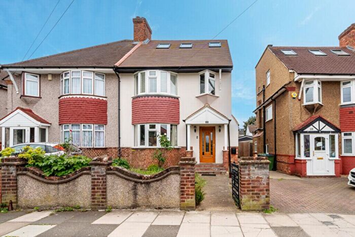 4 Bedroom House To Rent In Wricklemarsh Road, Blackheath, SE3