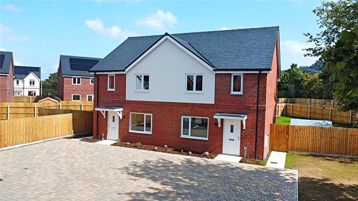 3 Bedroom Semi-Detached House For Sale In Maes Dulais, Llanidloes Road, Newtown, Powys, SY16