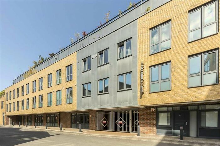 2 Bedroom Flat To Rent In Kings Bench Street, London, SE1