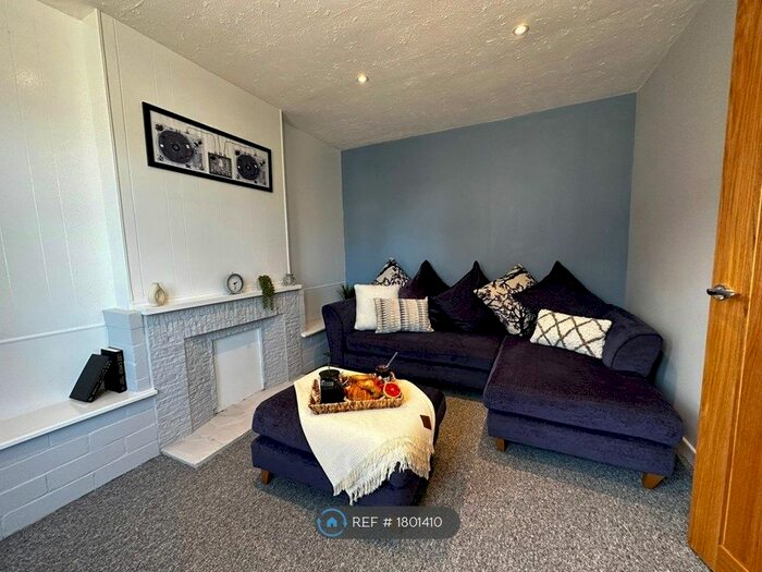 4 Bedroom Semi-Detached House To Rent In Seaview Road, Poole, BH12