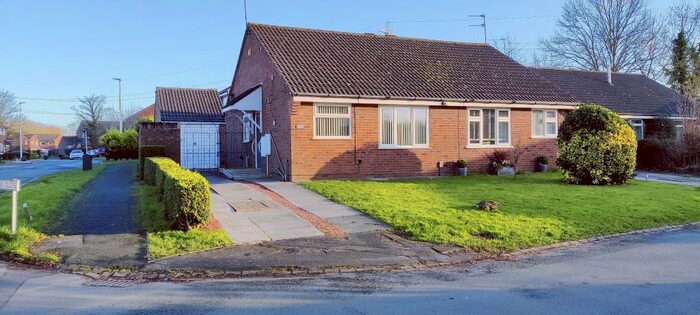 2 Bedroom Detached Bungalow To Rent In Brambling Close, Beechwood, Runcorn, WA7