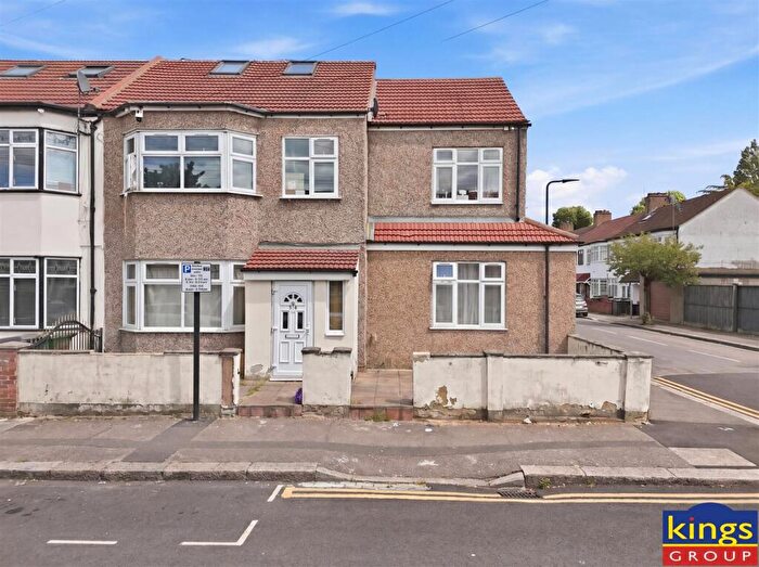 10 Bedroom House For Sale In Onra Road, London, E17