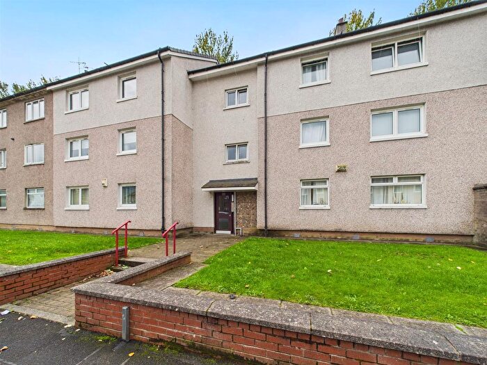 2 Bedroom Flat For Sale In Kinnell Avenue, Glasgow, G52