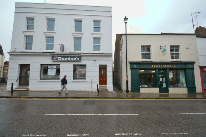 2 Bedroom Flat To Rent In Flat, High Street, NN14