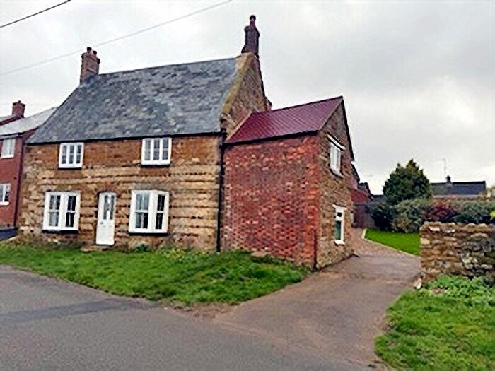3 Bedroom Detached House To Rent In Queen Street, Weedon, NN7