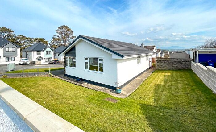 3 Bedroom Bungalow For Sale In Greenfield Avenue, Llangefni, Isle Of Anglesey, LL77