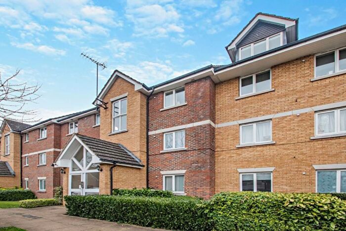 1 Bedroom Flat To Rent In Farthing Close, Watford, WD18