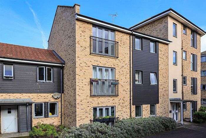 2 Bedroom Flat For Sale In Alice Bell Close, Cambridge, CB4