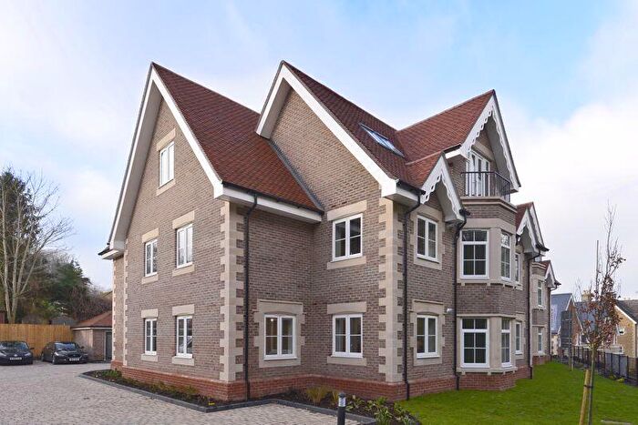 2 Bedroom Flat To Rent In Croft Road, Godalming, GU7