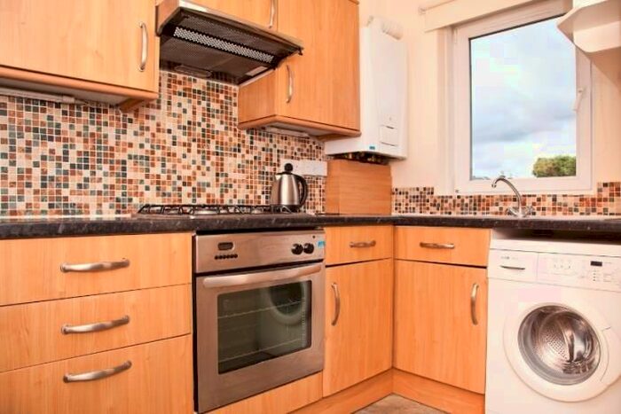 2 Bedroom Maisonette To Rent In Causewayside, Edinburgh, EH9