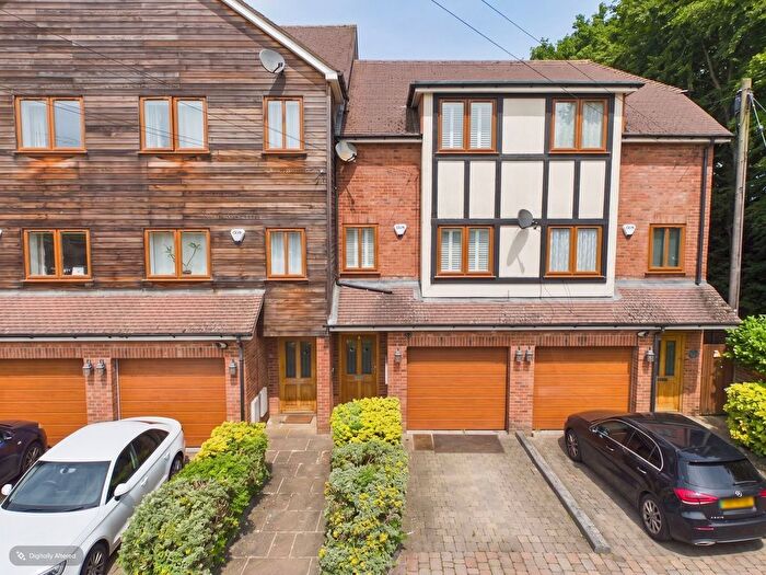 5 Bedroom Terraced House For Sale In Dukes Place, Croxley Green, WD3