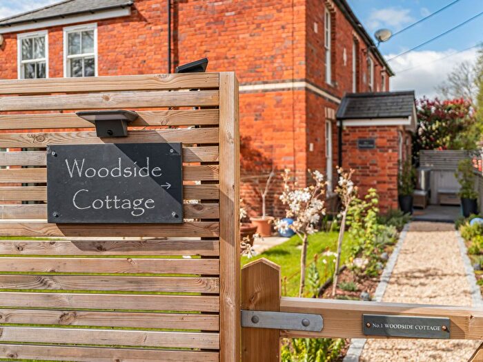 3 Bedroom Semi-detached House For Sale In School Lane, Henley-On-Thames, RG9