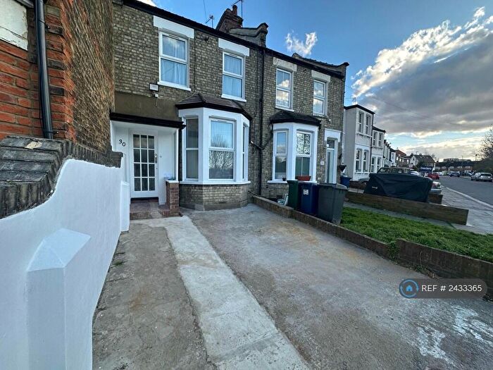 3 Bedroom Terraced House To Rent In Cromwell Road, London, N10