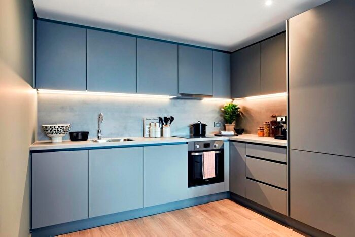 2 Bedroom Flat To Rent In Solasta Riverside, Clyde Place, Glasgow, G5