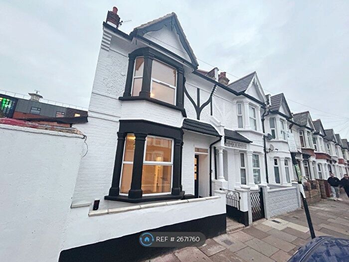 4 Bedroom Semi Detached House To Rent In Valnay Street, London, SW17
