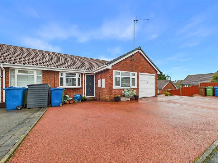 3 Bedroom Terraced Bungalow For Sale In Oakleigh Drive, Brereton, Rugeley, WS15
