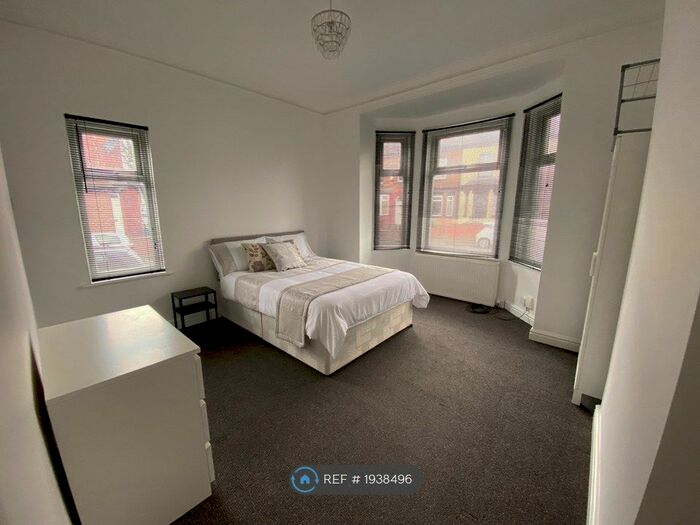 1 Bedroom Flat To Rent In Levenshulme, Manchester, M19