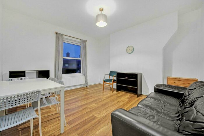 4 Bedroom Flat To Rent In Lilford Road, London, SE5