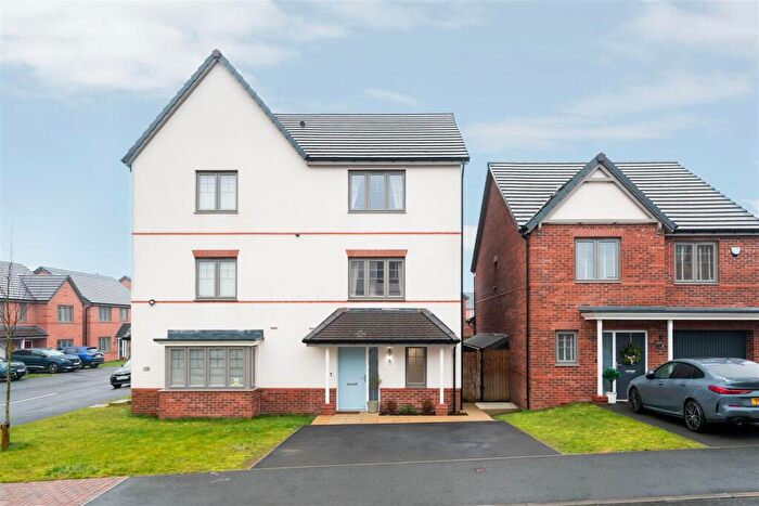 3 Bedroom Semi Detached House For Sale In Lime Walk, Clay Cross, Chesterfield, S45