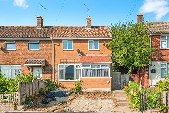 2 Bedroom Semi-Detached House For Sale In Oaksey Road, Swindon, SN2