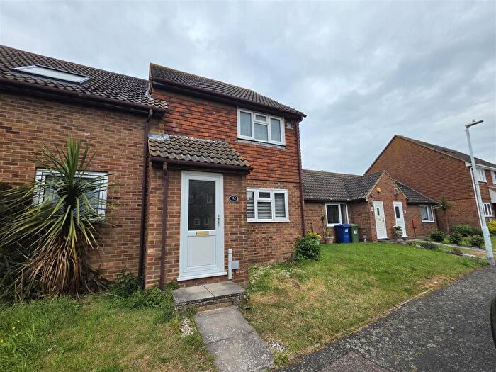 2 Bedroom House To Rent In Lovell Road, Minster On Sea, Sheerness, ME12