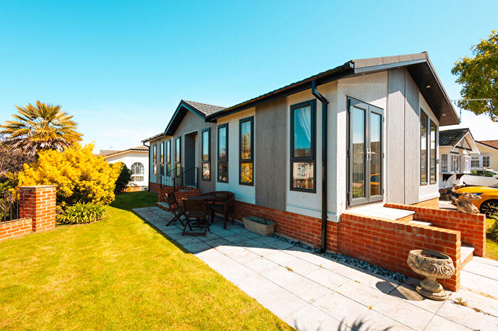 2 Bedroom Park Home For Sale In Birchington, Kent, CT7