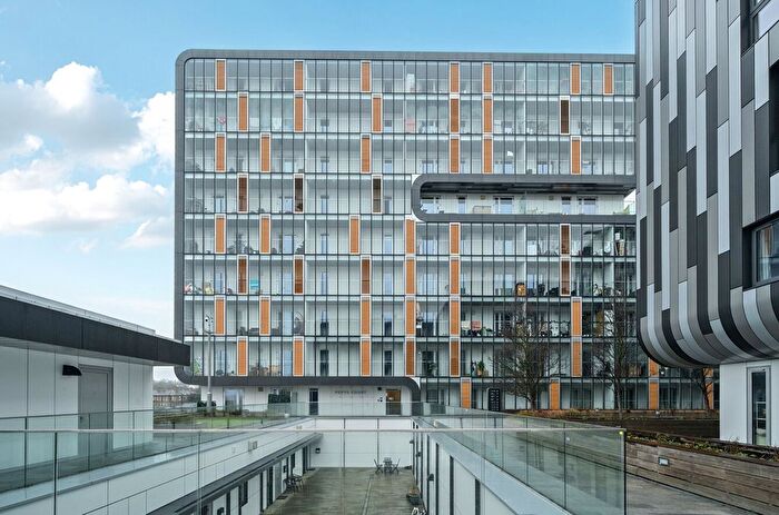 2 Bedroom Flat For Sale In Love Lane, London, SE18