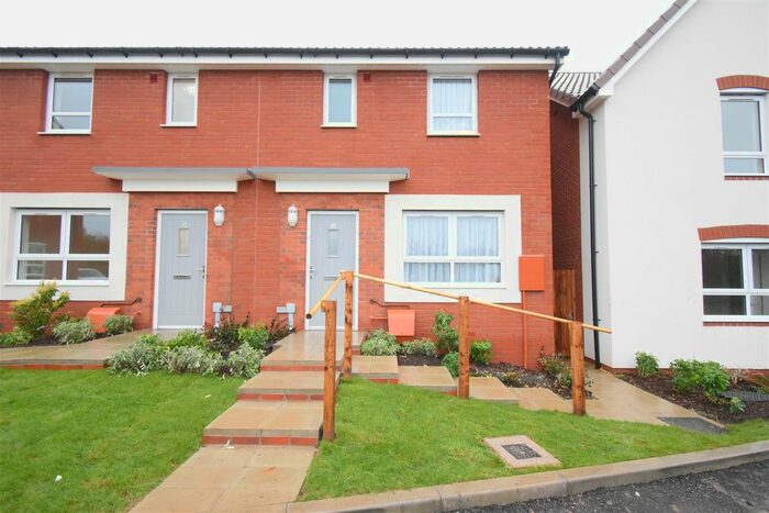 3 Bedroom Semi-Detached House To Rent In Crocus Road, Lyde Green, Bristol, BS16