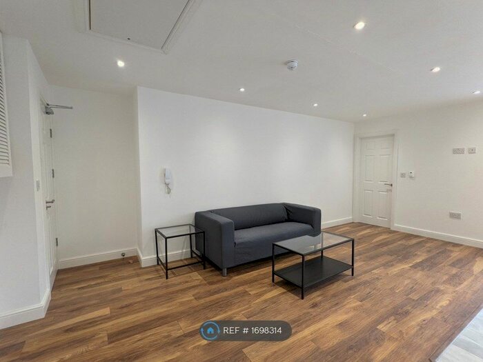 1 Bedroom Flat To Rent In Longmore Road, Solihull, B90