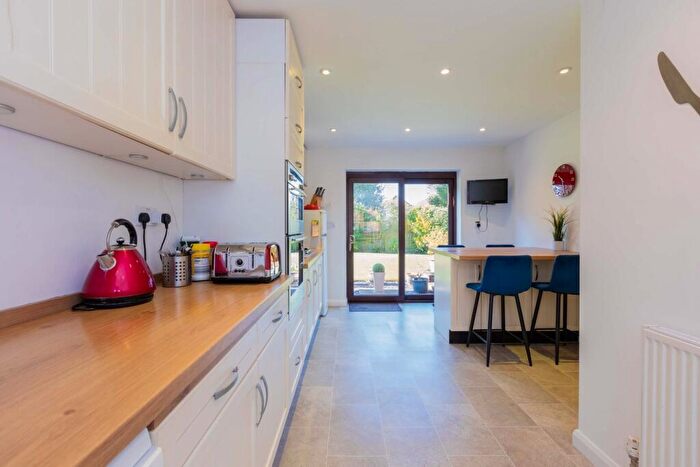 4 Bedroom Detached House For Sale In Palmerston Avenue, Langley, SL3