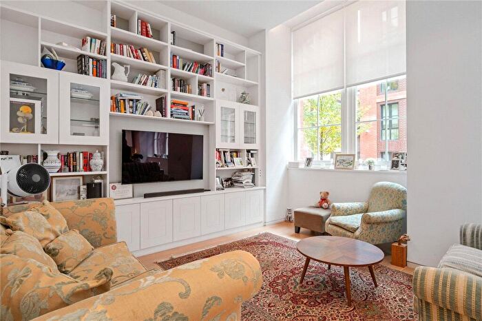 2 Bedroom Apartment To Rent In Bartholomew Close, London, EC1A