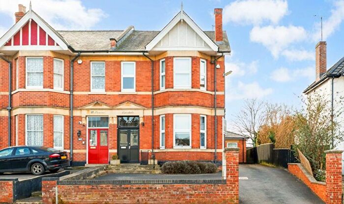 5 Bedroom Semi-Detached House To Rent In London Road, Cheltenham, GL52
