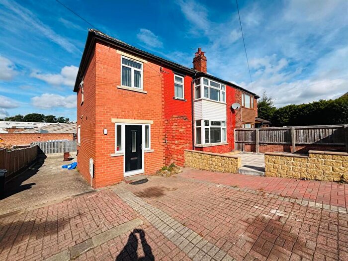 4 Bedroom House To Rent In Ryedale Avenue, Leeds, LS12