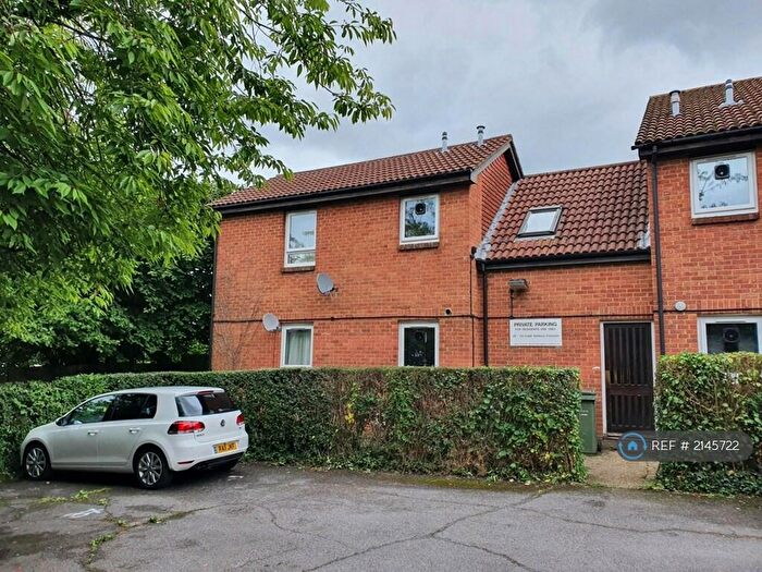 Studio To Rent In Ashbury Crescent, Guildford, GU4