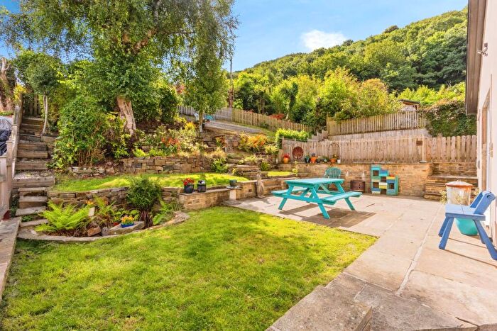 3 Bedroom End Of Terrace House For Sale In Eton Terrace, Hebden Bridge, HX7