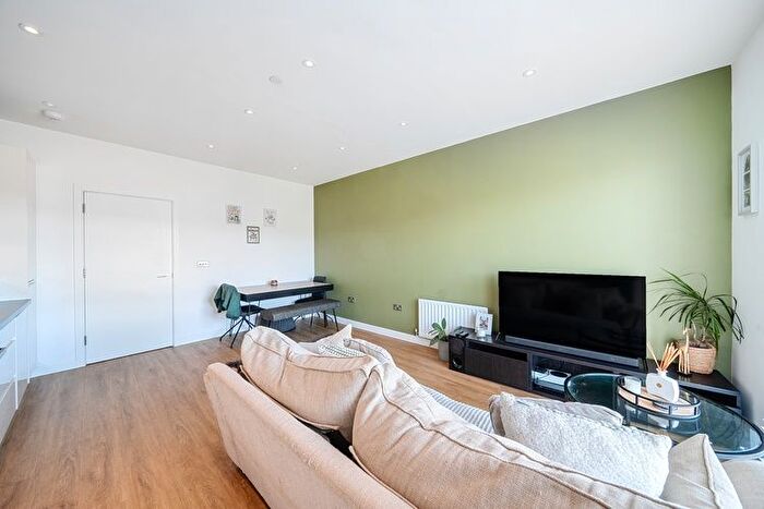 2 Bedroom Flat For Sale In Coddington Close, Ware, Hertfordshire, SG12