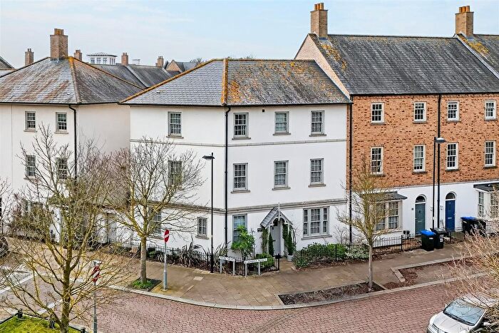 6 Bedroom End Terrace House For Sale In Clickers Place, Upton, NN5