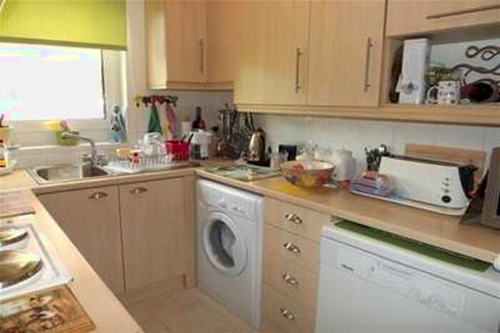 1 Bedroom Flat To Rent In Porchester Mead, Beckenham, BR3