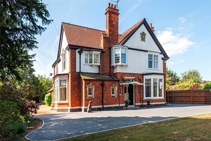 5 Bedroom Detached House For Sale In Wellingborough Road, Rushden, Northamptonshire, NN10